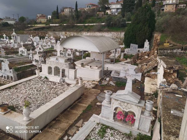 Μεσολόγγι: Στο Εισαγγελέα οι μεθυσμένοι νεαροί που έσπασαν μνήματα