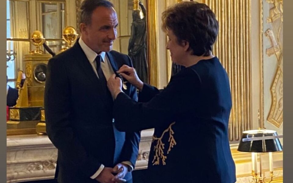 H Γαλλία τίμησε τον Μεσολογγίτη Νίκο Αλιάγα για τη συνολική προσφορά του στον πολιτισμό