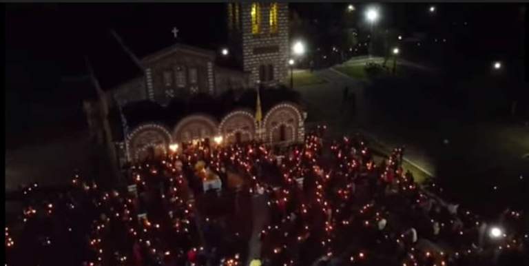 Χαμός με το «Χριστός Ανέστη» στο Αιτωλικό (βίντεο)