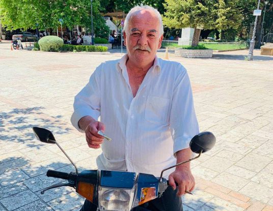 Πένθος  για τον θάνατο του Κωνσταντίνου στο Θέρμο