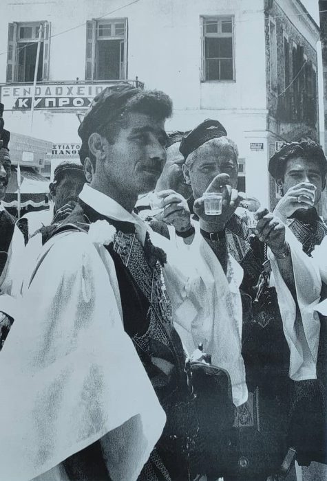 Έκθεση φωτογραφίας στη «Διέξοδο»: Ο  Αη Συμιος με τα μάτια του Κώστα Μπαλάφα