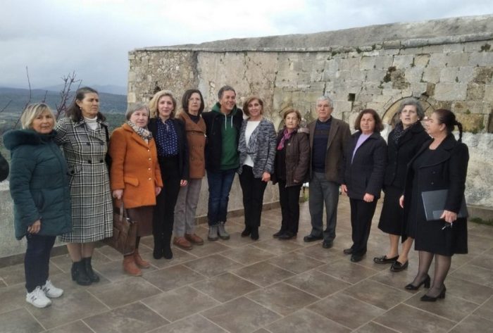 Η Χορωδία Γυναικών Καλυβίων στην εκπομπή «Κυριακή στο χωριό ξανά»
