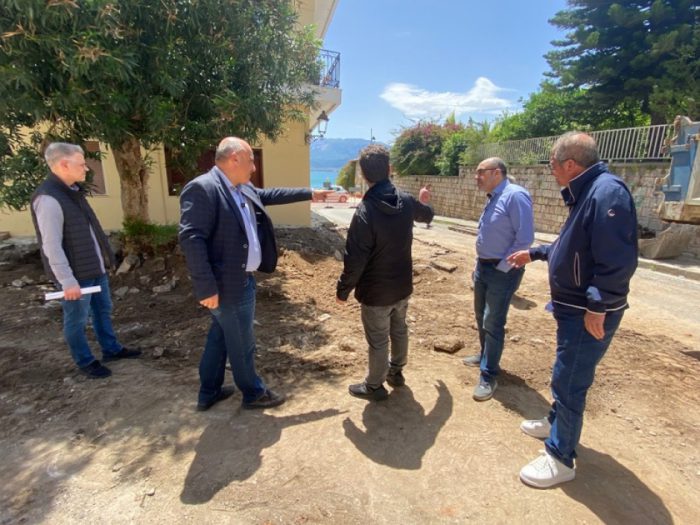 Το κέντρο της Ναυπάκτου αναβαθμίζεται – Ξεκίνησαν τα έργα για το Ανοικτό Κέντρο Εμπορίου