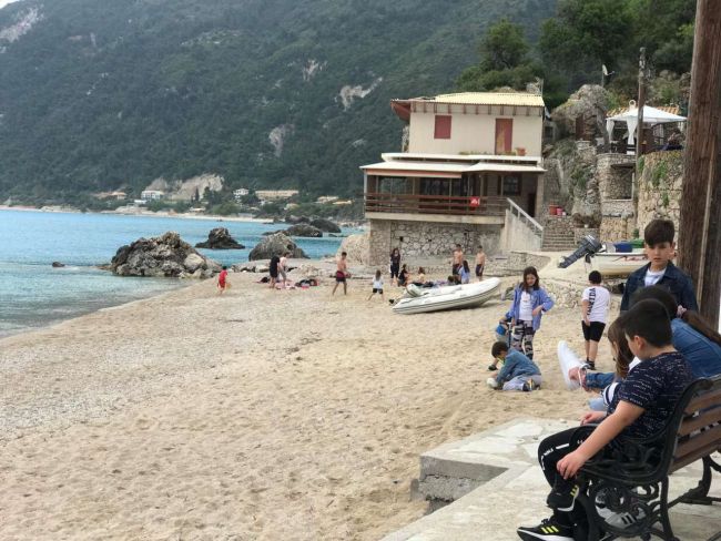 Και Αγρινιώτες την Πρωτομαγιά στον Άγιο Νικήτα Λευκάδας