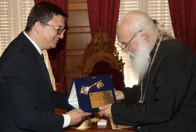 Στον Αρχιεπίσκοπο ο Δήμαρχος Ξηρομέρου Γ. Τριανταφυλλάκης