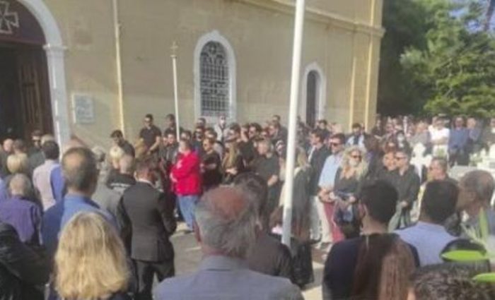 Σε κλίμα οδύνης η κηδεία του δρομέα που έπεσε από χαράδρα στη Ναυπακτία