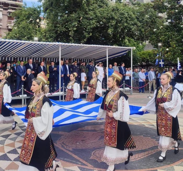 Με λαμπρότητα το Αγρίνιο γιορτάζει την απελευθέρωσή του