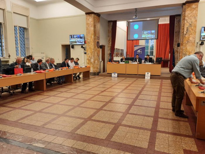 Παρουσία του προέδρου της ΚΕΔΕ η συνεδρίαση του ΔΣ στο Αγρίνιο-γκρίνιες δημάρχων
