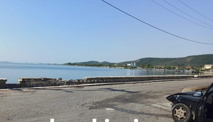 Αιτωλικό: ιχ καρφώθηκε στα Γεφύρια-τραυματίστηκε ο οδηγός