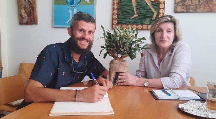 Ο Φώτης Ζησιμόπουλος δώρισε  βραβείο του  στο Εργαστήρι «Παναγία Ελεούσα»