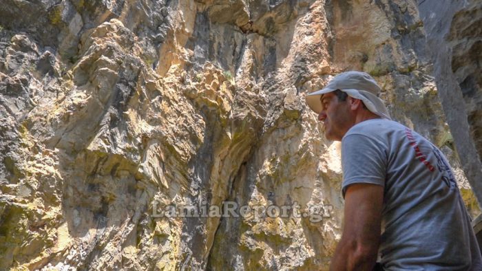Τέσσερις νέοι εγκλωβίστηκαν στη χαράδρα στα Τοπόλιανα Ευρυτανίας