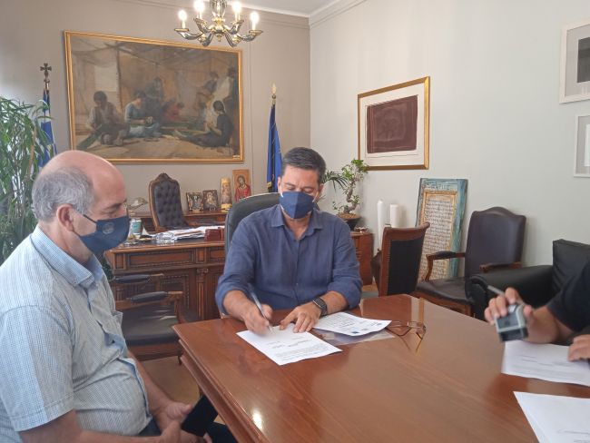 Yπογραφή της σύμβασης για την «Ενεργειακή Αναβάθμιση του Δημαρχείου Αγρινίου»
