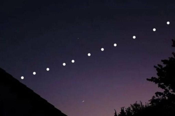 Τι ήταν η φωτεινή συστοιχία στον ουρανό;