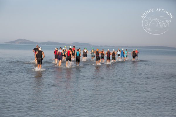 Με μεγάλη συμμετοχή ο 18ος Κολυμβητικός Διάπλους Αμβρακικού