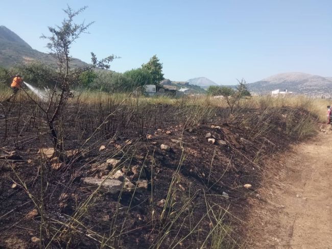 Φωτιά στα «Βαρκά» στον Αστακό