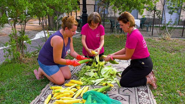Γαλατάς Αιτωλοακαρνανίας: Ψητές ρόκες καλαμποκιού παραγωγής τους