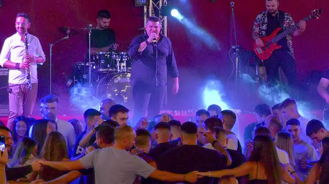 Πήραν “φωτιά” τα Τριαντέϊκα Αγρινίου με Καψάλη και Τσίκο