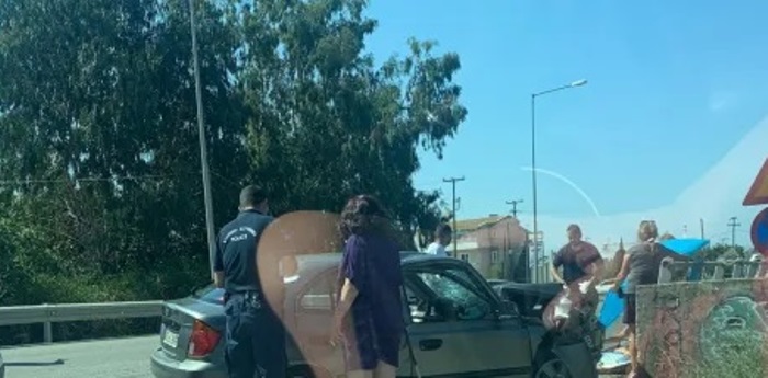 Ναύπακτος: Σοβαρό τροχαίο τώρα στην Παλαιοπαναγιά – 2 ανήλικοι τραυματίες