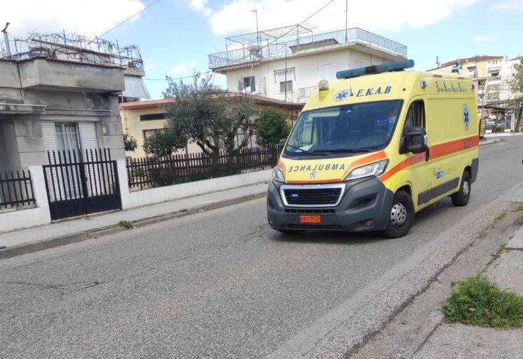 Αγρίνιο: Στο Νοσοκομείο νεαρός μετά από πτώση από κεραμοσκεπή