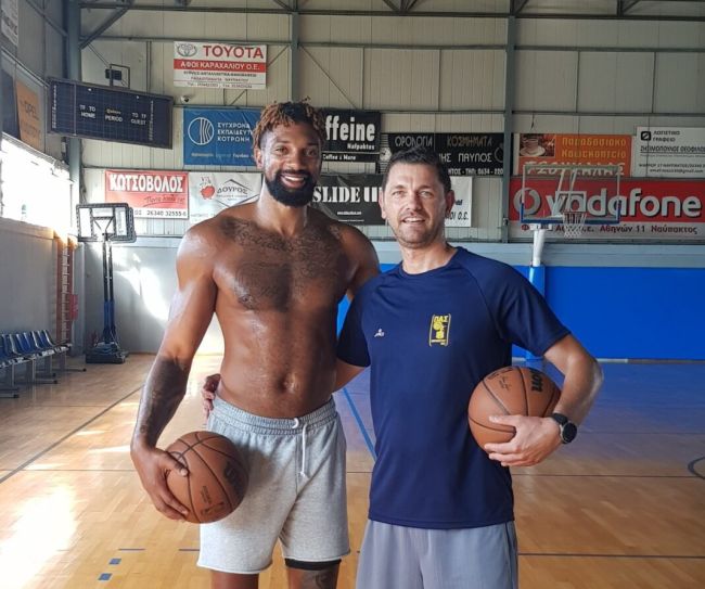 Στη Ναύπακτο για τις ατομικές του προπονήσεις ο άσος του ΝΒΑ Κεμ Μπιρτς