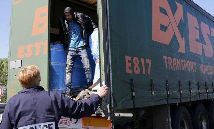 Το φορτηγό …έκρυβε μετανάστες