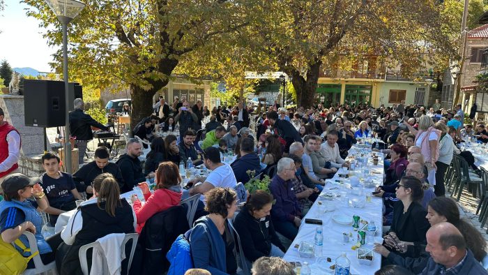 Κόνισκα: Με πολύ κόσμο η γιορτή τσίπουρου και κάστανου (φωτο)