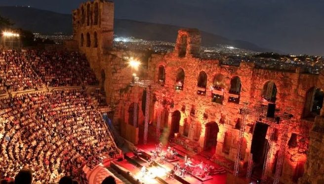 “Άρωμα” Μεσολογγίου στο Ηρώδειο- Η μπάντα «Διονύσιος Σολωμός» με τον Σταμάτη Σπανουδάκη μάγεψε