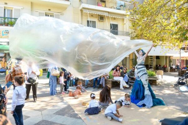 Αγρίνιο- Εντυπωσίασε μικρούς και μεγάλους το θεατρικό δρώμενο «Ζωντανά Αγάλματα»