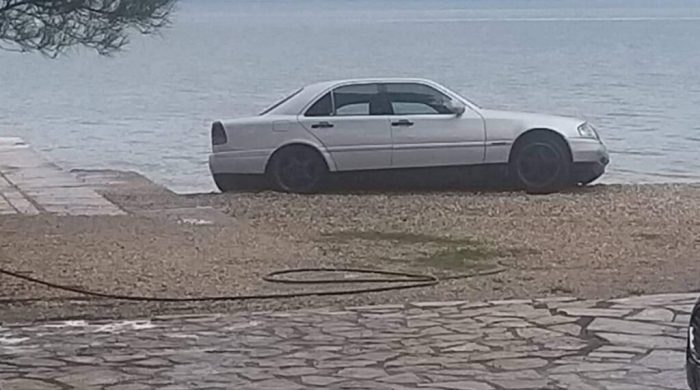 Βόνιτσα: Αυτοκίνητο κατέληξε στην θάλασσα