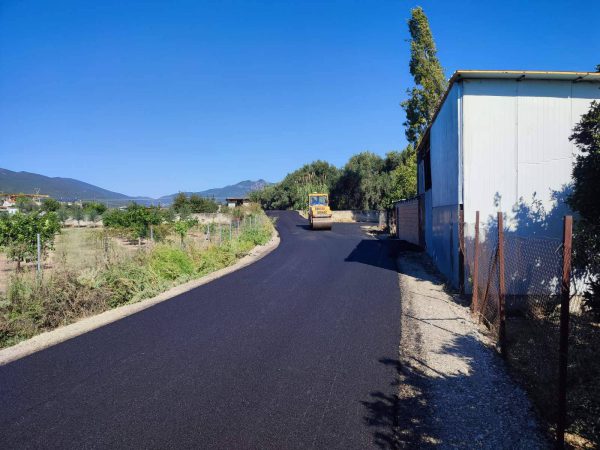 Σε εξέλιξη σημαντικές παρεμβάσεις στο Δήμο Μεσολογγίου με ασφαλτοστρώσεις και βελτίωση της πρόσβασης αγροτικών δρόμων