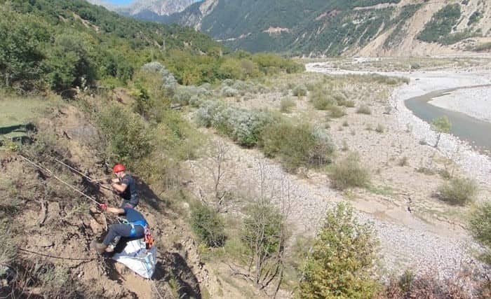 Δίπλα στον ποταμό Αχελώο εντοπίστηκε πιθάρι προϊστορικών χρόνων