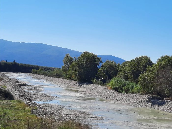 Ερμίτσα: Κατέρρευσαν και απομακρύνθηκαν τα συρματοκιβώτια-Παραμένει η ανησυχία για την στατικότητα της Γέφυρας