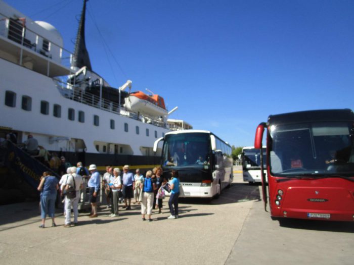 Με το κρουαζιερόπλοιο Serenissima πήγαν στο Μεσολόγγι, Άγγλοι Βυρωνιστές