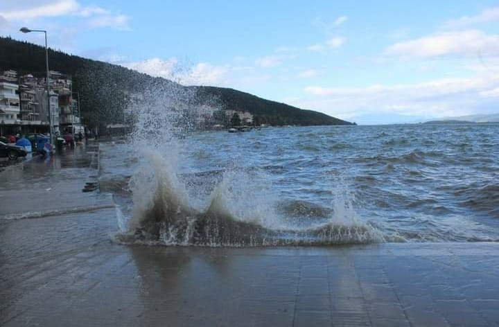 Προσοχή στον Αμβρακικό Κόλπο λόγω θυελλωδών ανέμων-Έκτακτο δελτίο από τα Λιμεναρχεία