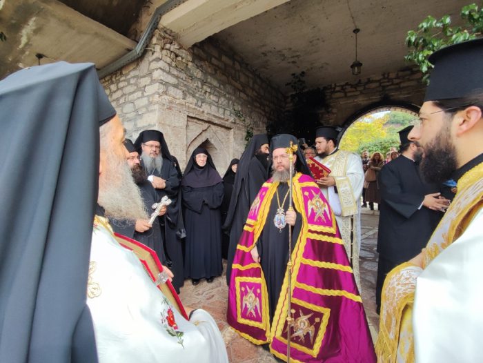 Tρισάγιο στους τάφους Κοσμά και Θεοκλήτου και στην Ι.Μ Μυρτιάς o Μητροπολίτης Δαμασκηνός