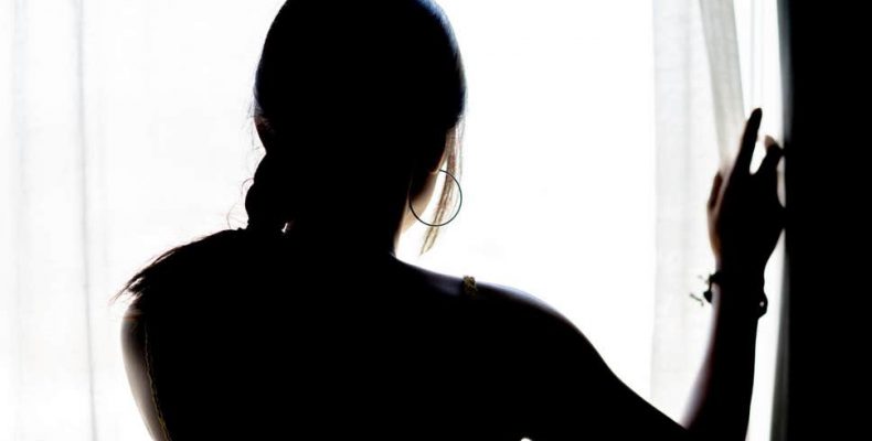 Γυναίκα εκβίαζε άνδρα ζητώντας 50.000 ευρώ για να μην αποκαλύψει την εξωσυζυγική τους σχέση