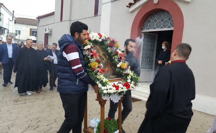 Καλύβια: Η λιτάνευση της εικόνας της Παναγίας της «Γρίπης»