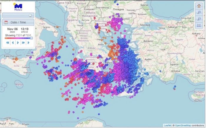 Έπεσαν 7.500 κεραυνοί στην Ελλάδα