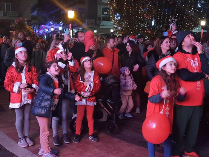 Άγιοι Βασίληδες «πλημμύρισαν» το Αγρίνιο για καλό σκοπό!- Με επιτυχία το 4ο Agrinio Santa Run