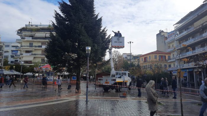 Την Παρασκευή 9 Δεκεμβρίου θα φωταγωγηθεί το Χριστουγεννιάτικο δέντρο στο Αγρίνιο