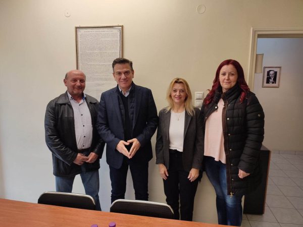 Συνάντηση Θάνου Μωραίτη με μέλη της «Αγριωνίς Γαία»