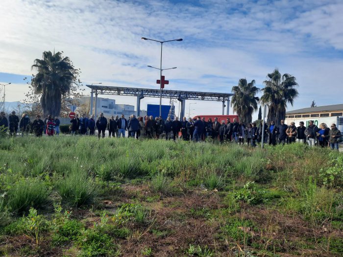 Συγκέντρωση διαμαρτυρίας στην πύλη του Νοσοκομείου Αγρινίου για επαναλειτουργία ΜΕΘ και βελτίωση των παροχών υγείας