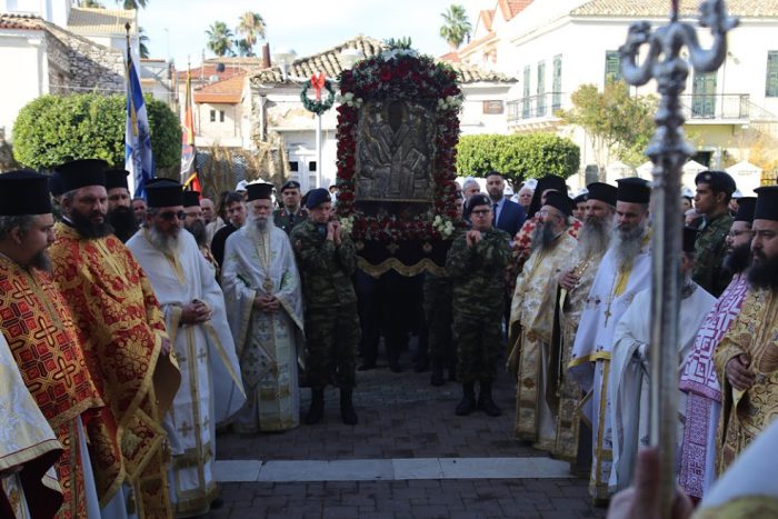 Πάνδημη λιτάνευση της ιεράς Εικόνος του Αγίου Σπυρίδωνος στους δρόμους του Μεσολογγίου
