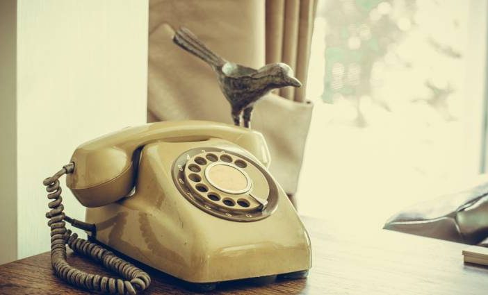 Θυμάστε όταν παίρναμε το «0» στα παλιά τηλέφωνα;