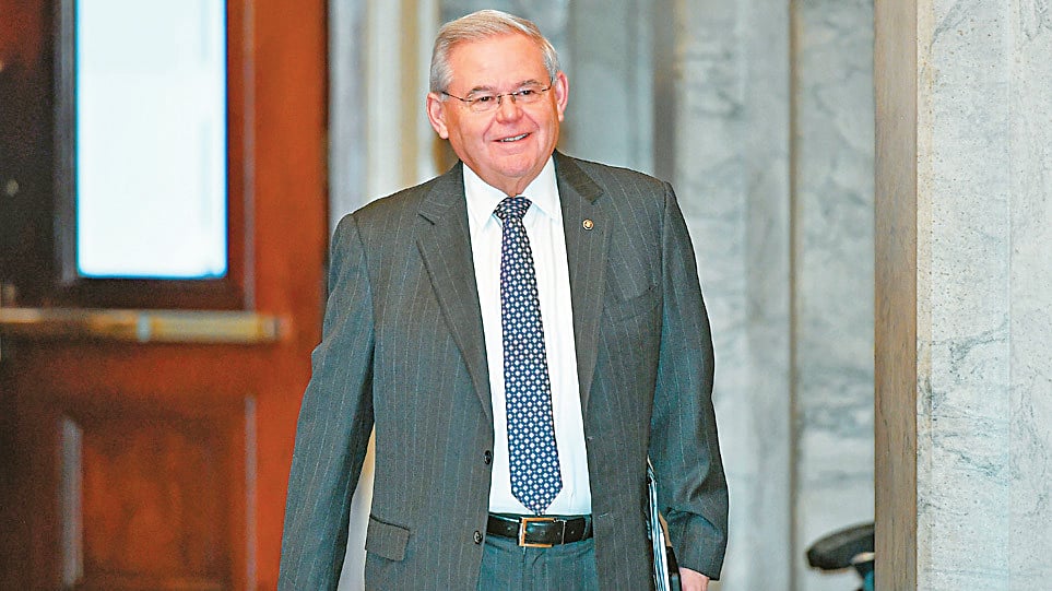 Ο Αμερικανός γερουσιαστής Μπομπ Μενέντεζ στην Αιτωλ/νία θα περάσει τις πρώτες μέρες της νέας χρονιάς