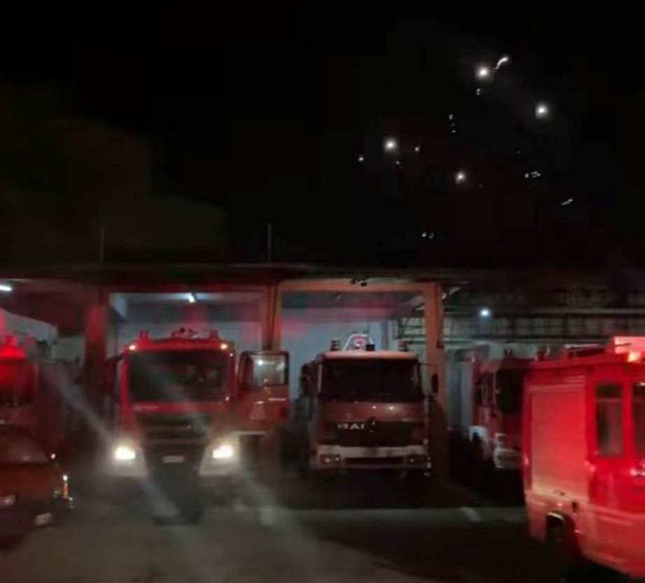 Αγρίνιο: «Καλωσόρισμα» του 2023 με πυροτεχνήματα και σειρήνες της Πυροσβεστικής