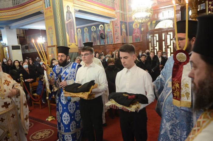 Αγρίνιο:Χειροθέτησε δύο νέους αναγνώστες ο Δαμασκηνός