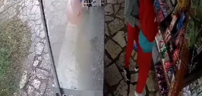 Αγρίνιο:Ανήλικοι πιάστηκαν να κλέβουν(βιντεο)