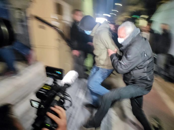 Από το Αγρίνιο φαίνεται να είναι οι 4 από τη συμμορία των 7-Τους πρόδωσε το καλαμάκι του καφέ