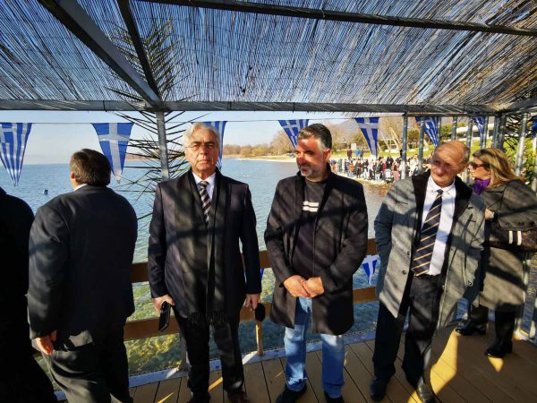 Θεοφάνεια: Ο Δ.Τραπεζιώτης στη λίμνη Τριχωνίδα (βιντεο)